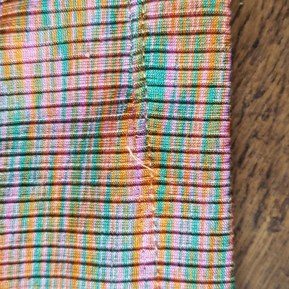 euc cropped halter top - Picture 3 of 4